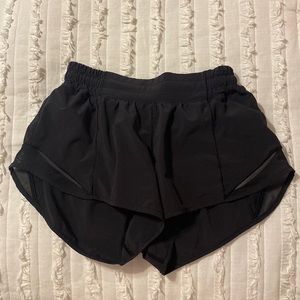 Lululemon Hotty Hot Shorts - Black LR 2.5